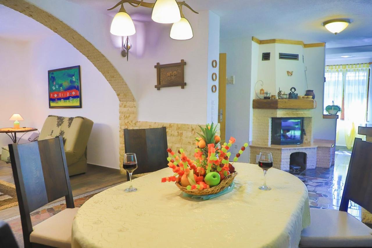 Apartments Oeneus Račić Kültér fotó
