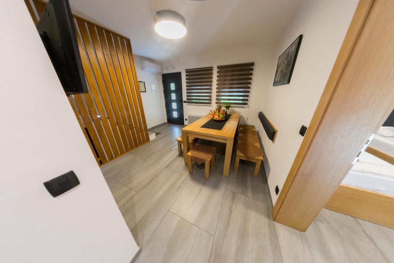 Apartments Oeneus Račić Kültér fotó